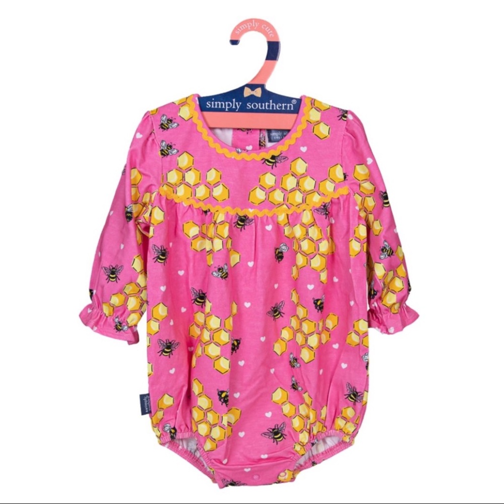 ✨Simply Southern Infant Lace Trim Onesie Honey Bees